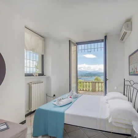 Villa Le Palme-Pool, Garden, Terrace & Sea View * 斯培西亚