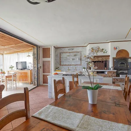 Villa Le Palme-Pool, Garden, Terrace & Sea View Villa *