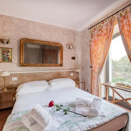 Villa Le Palme-Pool, Garden, Terrace & Sea View Villa *