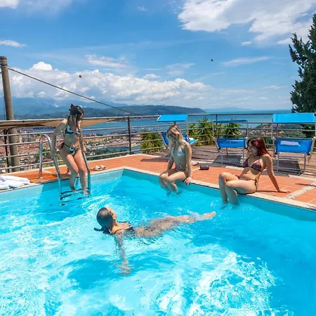 Le Palme Swimming-pool & Relax In The Gulf Of Poets