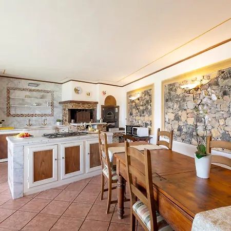 Villa Le Palme-Pool, Garden, Terrace & Sea View Vila *