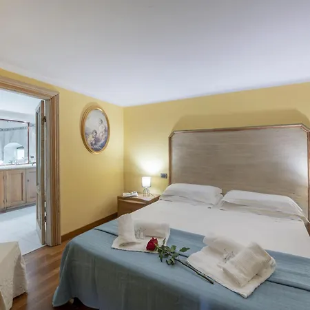 Le Palme-pool, Garden, Terrace & Sea View Villa *