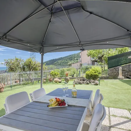 Le Palme-pool, Garden, Terrace & Sea View Villa La Spezia