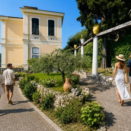 Le Palme-pool, Garden, Terrace & Sea View Villa La Spezia