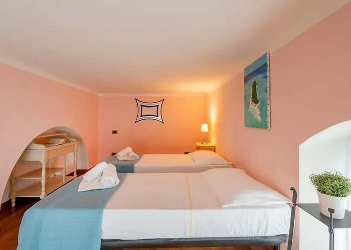 Villa Le Palme-pool, Garden, Terrace & Sea View *