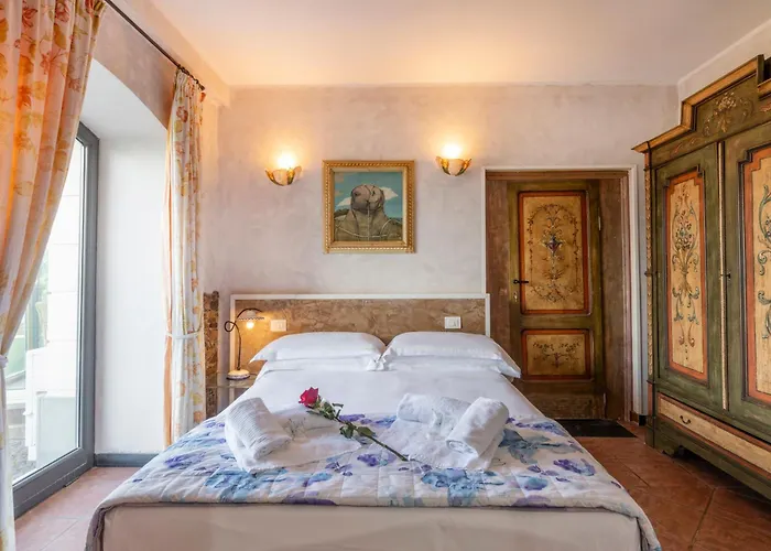 Villa Le Palme-pool, Garden, Terrace & Sea View