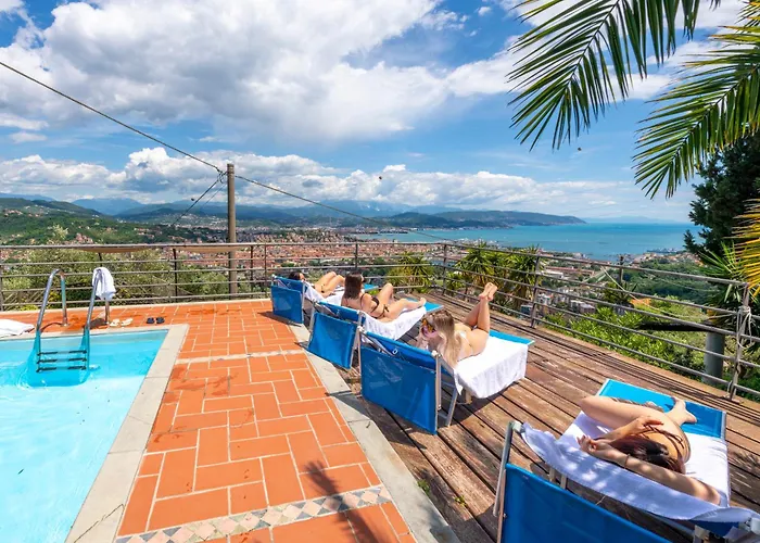 Le Palme-pool, Garden, Terrace & Sea View Villa La Spezia