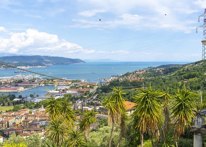 Le Palme-pool, Garden, Terrace & Sea View Villa La Spezia