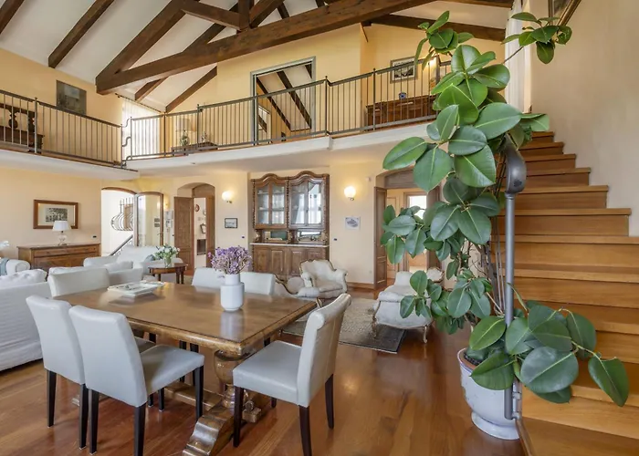 Villa Le Palme-pool, Garden, Terrace & Sea View